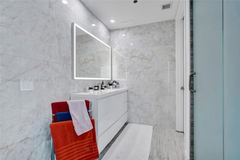 Купить кондоминиум в Майами, Флорида 2 спальни, 153.01м2, № 2005578 - фото 20