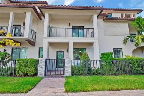 Townhouse in Doral, Florida 3 bedrooms, 149.02 sq.m. № 2042712