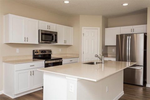 House in Lake Hamilton, Florida 4 bedrooms, 189.43 sq.m. № 1771211 - photo 2