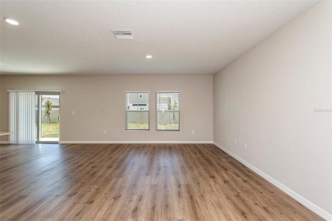 House in Lake Hamilton, Florida 4 bedrooms, 189.43 sq.m. № 1771211 - photo 8