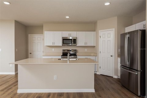 House in Lake Hamilton, Florida 4 bedrooms, 189.43 sq.m. № 1771211 - photo 3