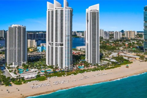 Condo in Sunny Isles Beach, Florida, 3 bedrooms № 2089351 - photo 2