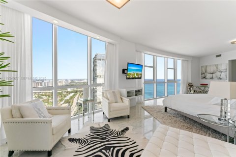 Condo in Sunny Isles Beach, Florida, 3 bedrooms № 2089351 - photo 20