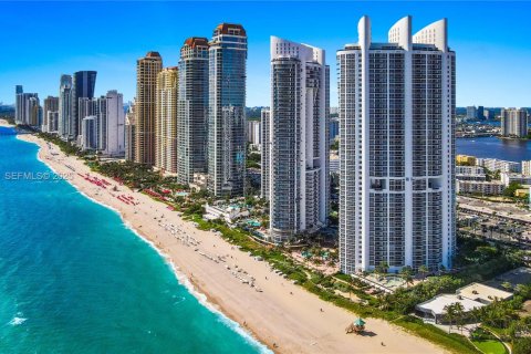 Condo in Sunny Isles Beach, Florida, 3 bedrooms № 2089351