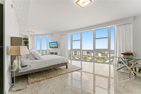 Condo in Sunny Isles Beach, Florida, 3 bedrooms № 2089351 - photo 22