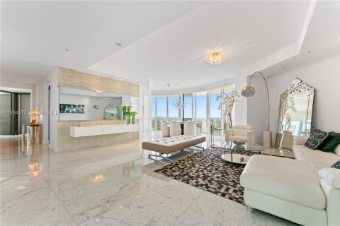 Condo in Sunny Isles Beach, Florida, 3 bedrooms № 2089351 - photo 7