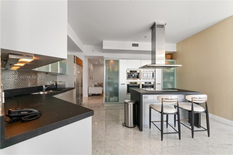 Condo in Sunny Isles Beach, Florida, 3 bedrooms № 2089351 - photo 14