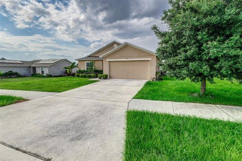 Casa en alquiler en Haines City, Florida, 3 dormitorios, 121.24 m2 № 1362071 - foto 3