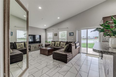 Casa en alquiler en Haines City, Florida, 3 dormitorios, 121.24 m2 № 1362071 - foto 11