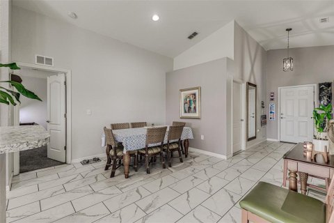 Casa en alquiler en Haines City, Florida, 3 dormitorios, 121.24 m2 № 1362071 - foto 10