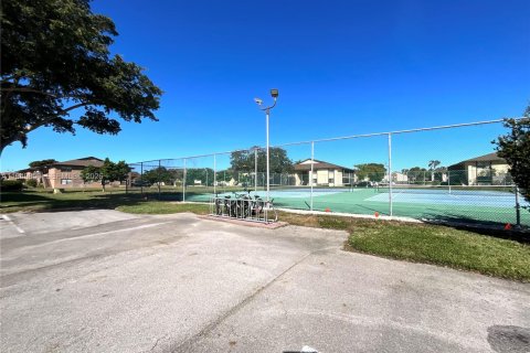 Снять в аренду кондоминиум в Санрайз, Флорида 2 спальни, 70.61м2, № 2005576 - фото 15