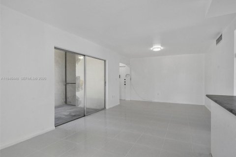 Copropriété à louer à Sunny Isles Beach, Floride: 2 chambres, 92.53 m2 № 2002774 - photo 22