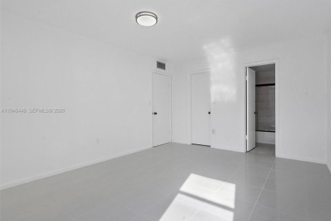 Condo in Sunny Isles Beach, Florida, 2 bedrooms  № 2002774 - photo 5