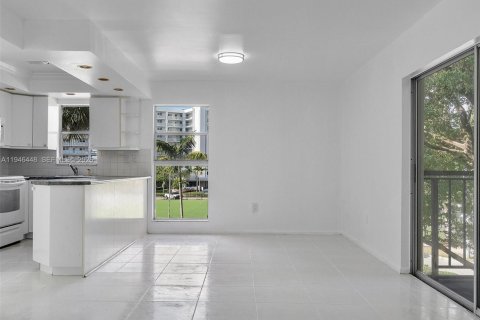 Copropriété à louer à Sunny Isles Beach, Floride: 2 chambres, 92.53 m2 № 2002774 - photo 18