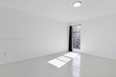 Condo in Sunny Isles Beach, Florida, 2 bedrooms  № 2002774 - photo 2