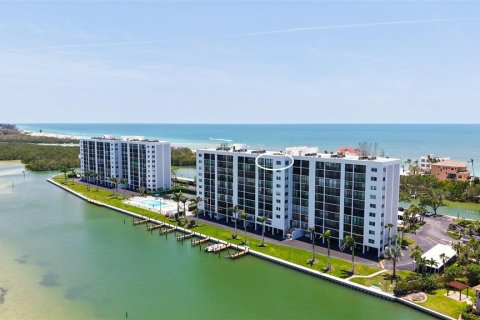 Condo in Sarasota, Florida, 2 bedrooms  № 2135355