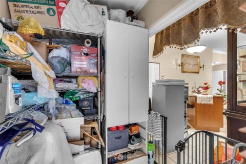 House in Hialeah, Florida 3 bedrooms, 129.88 sq.m. № 2030588 - photo 17