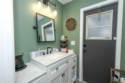 House in Oviedo, Florida 5 bedrooms, 240.9 sq.m. № 2149378 - photo 27