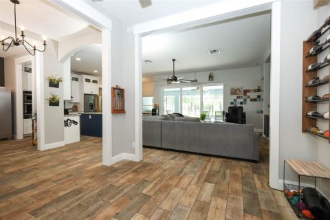 Villa ou maison à vendre à Oviedo, Floride: 5 chambres, 240.9 m2 № 2149378 - photo 5
