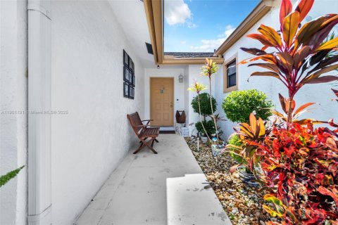 House in Sunrise, Florida 3 bedrooms № 1951518 - photo 3
