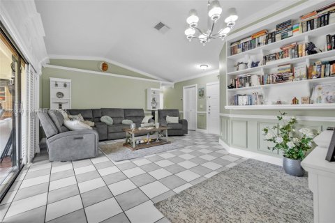 House in Sunrise, Florida 3 bedrooms № 1951518 - photo 4
