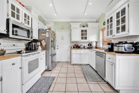 House in Sunrise, Florida 3 bedrooms № 1951518 - photo 7