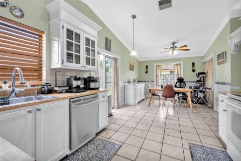 House in Sunrise, Florida 3 bedrooms № 1951518 - photo 10