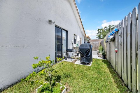 House in Sunrise, Florida 3 bedrooms № 1951518 - photo 29