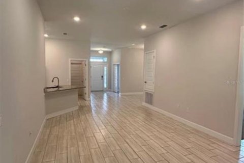 Villa ou maison à louer à Dade City, Floride: 4 chambres, 168.62 m2 № 2436767 - photo 9