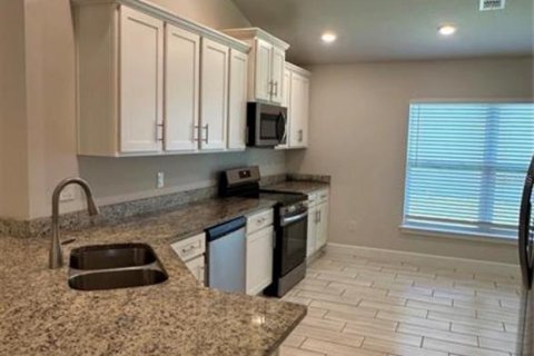 Villa ou maison à louer à Dade City, Floride: 4 chambres, 168.62 m2 № 2436767 - photo 3