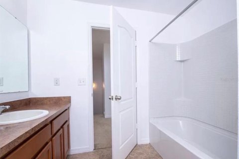 Touwnhouse à vendre à Orlando, Floride: 3 chambres, 198.25 m2 № 1911404 - photo 15
