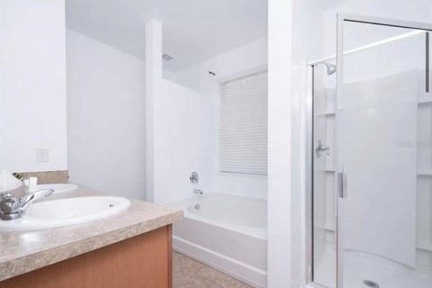 Touwnhouse à vendre à Orlando, Floride: 3 chambres, 198.25 m2 № 1911404 - photo 13