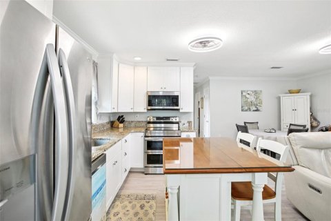 House in Weeki Wachee, Florida 2 bedrooms, 74.32 sq.m. № 1884991 - photo 19