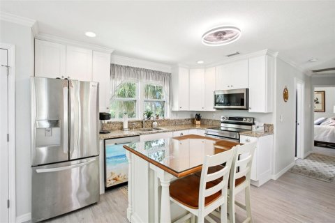 House in Weeki Wachee, Florida 2 bedrooms, 74.32 sq.m. № 1884991 - photo 20