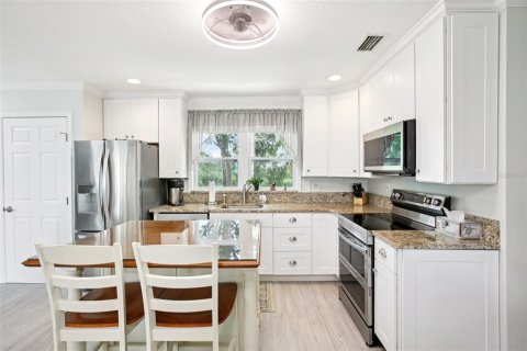 House in Weeki Wachee, Florida 2 bedrooms, 74.32 sq.m. № 1884991 - photo 17