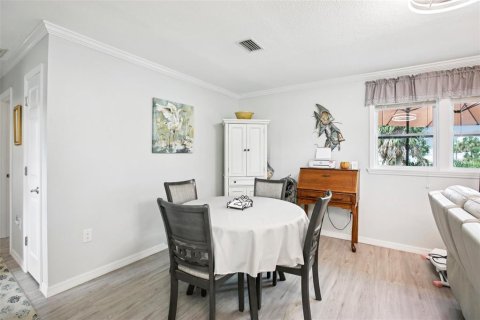 House in Weeki Wachee, Florida 2 bedrooms, 74.32 sq.m. № 1884991 - photo 13