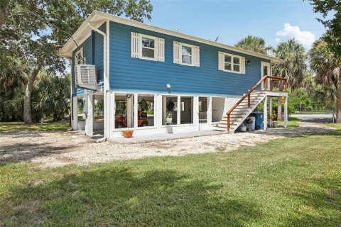 House in Weeki Wachee, Florida 2 bedrooms, 74.32 sq.m. № 1884991 - photo 3