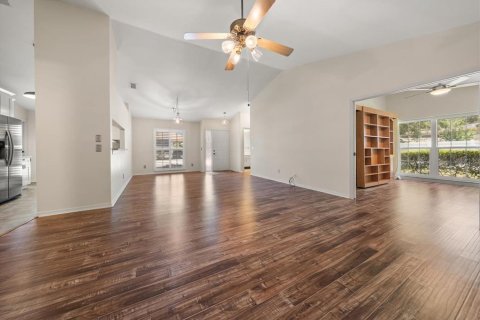 House in Clearwater, Florida 2 bedrooms, 143.72 sq.m. № 2218829 - photo 9