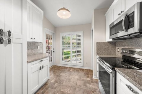 House in Clearwater, Florida 2 bedrooms, 143.72 sq.m. № 2218829 - photo 13