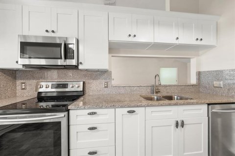 House in Clearwater, Florida 2 bedrooms, 143.72 sq.m. № 2218829 - photo 14