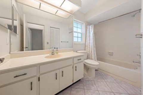 House in Clearwater, Florida 2 bedrooms, 143.72 sq.m. № 2218829 - photo 23