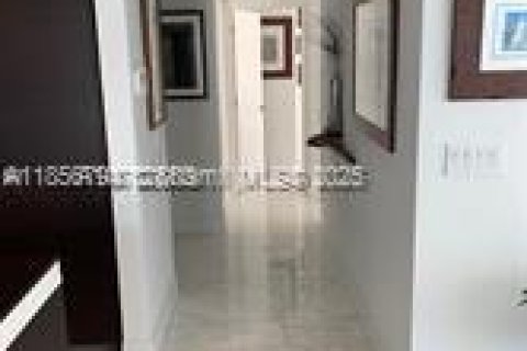 Copropriété à louer à Key Biscayne, Floride: 2 chambres, 117.06 m2 № 1878946 - photo 19