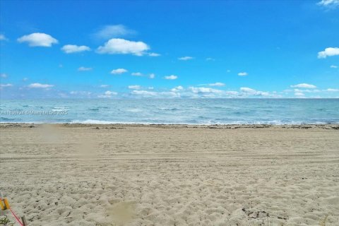 Copropriété à vendre à Hallandale Beach, Floride: 1 chambre, 81.57 m2 № 1934236 - photo 3