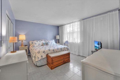 Copropriété à vendre à Hallandale Beach, Floride: 1 chambre, 81.57 m2 № 1934236 - photo 13