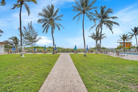 Copropriété à vendre à Hallandale Beach, Floride: 1 chambre, 81.57 m2 № 1934236 - photo 16