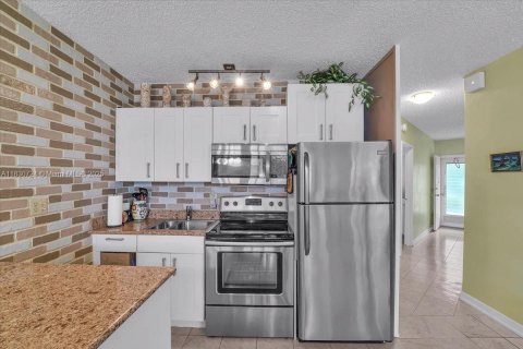 Copropriété à vendre à Hallandale Beach, Floride: 1 chambre, 81.57 m2 № 1934236 - photo 8