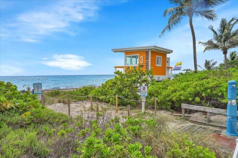 Copropriété à vendre à Hallandale Beach, Floride: 1 chambre, 81.57 m2 № 1934236 - photo 4