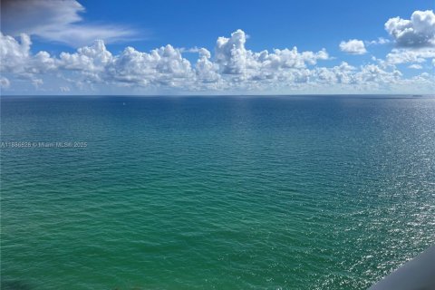 Copropriété à louer à Sunny Isles Beach, Floride: 3 chambres, 205.31 m2 № 1932925 - photo 20