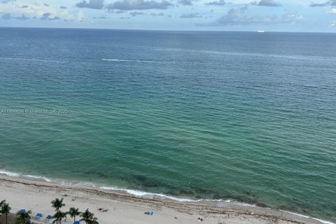 Copropriété à louer à Sunny Isles Beach, Floride: 3 chambres, 205.31 m2 № 1932925 - photo 3