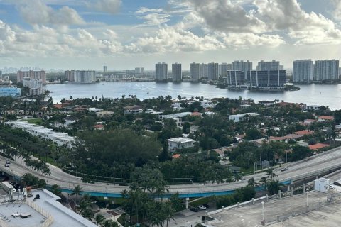 Copropriété à louer à Sunny Isles Beach, Floride: 3 chambres, 205.31 m2 № 1932925 - photo 6